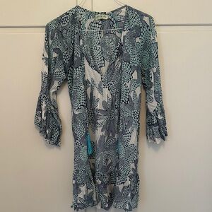 LIKE NEW Lani Lau Hawaii Cover Up Blue and White Patterned Tunic Top